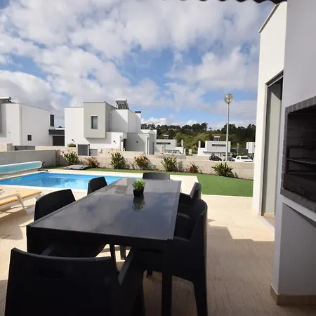 Villa Family With Terrace And Pool Foz do Arelho
