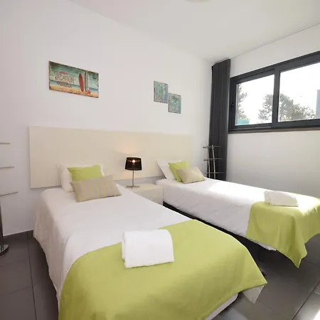 Family With Terrace And Pool Villa *